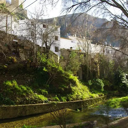 Vivienda Rural Rio Cerezuelo *